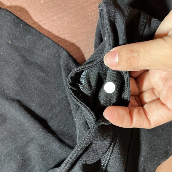 Lululemon Black Reverse Groove Shorts Tall 4 - Picture 5 of 6